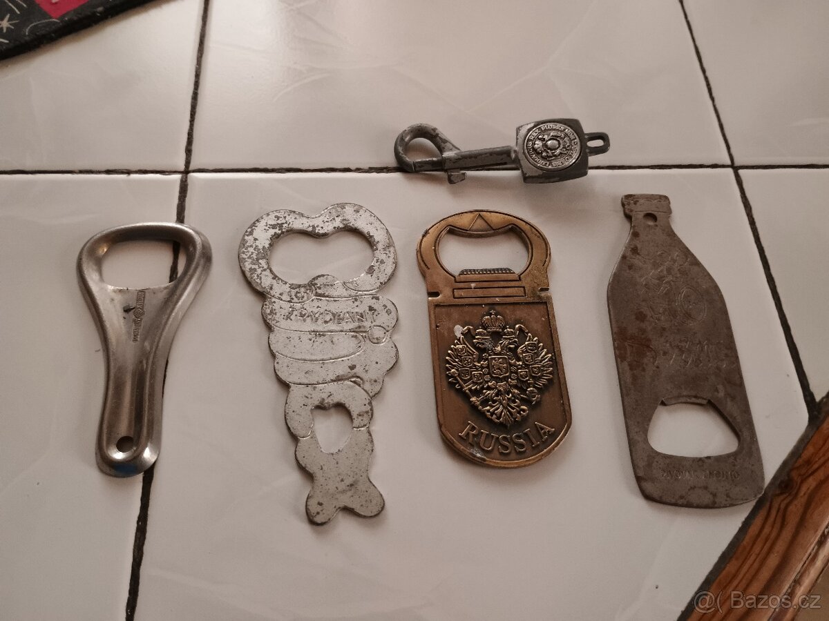 Starý retro otvírák na pivo - 2