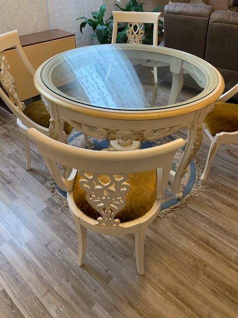 Prodám italský stůl a 4 židle od New Design Porte. - 2