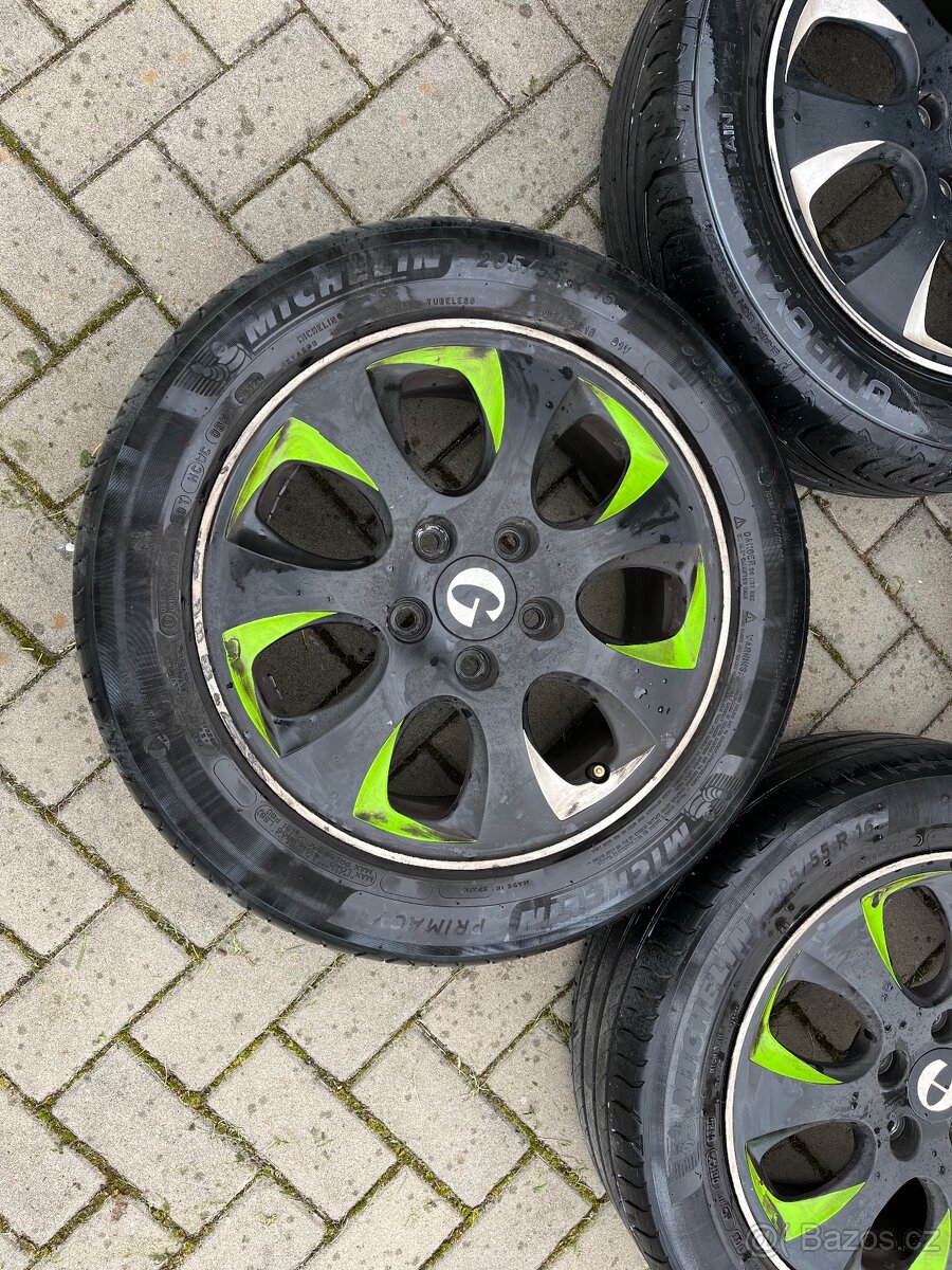 4x litá kola 5x114 R16, letní pneu - 2