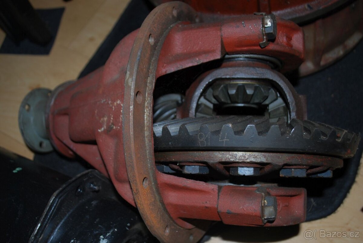 Avia - diferenciál, poloosy - 2