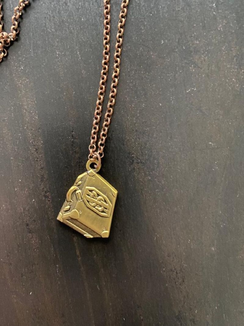 Řetízek -přívěsek kufr z filmu Fantastická zvířata - 2