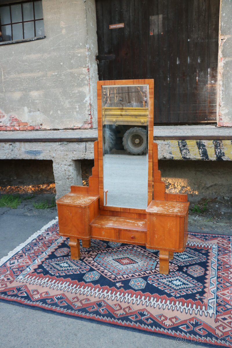 Toaletka / vintage / prvorepubliková - 2