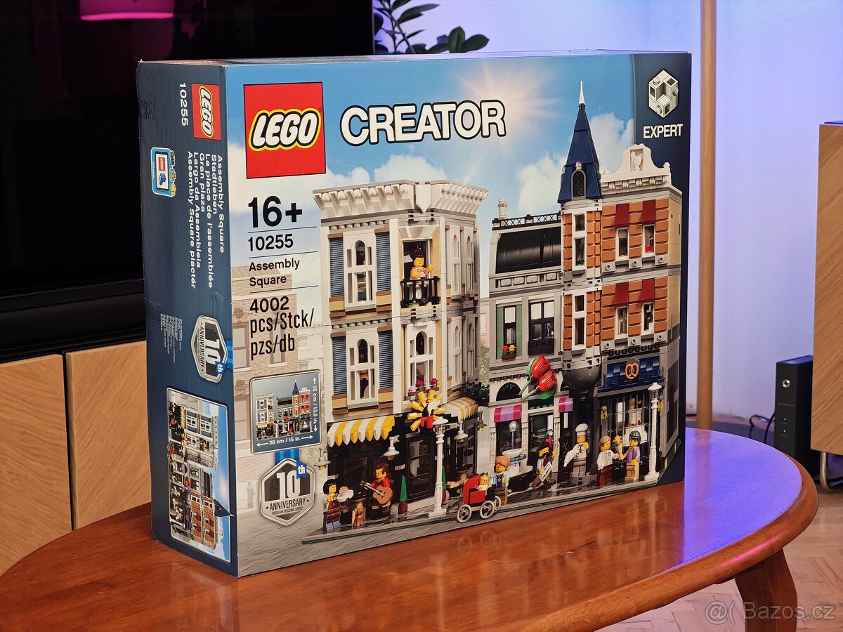 LEGO 10255 Assembly Square 🎅 - 2