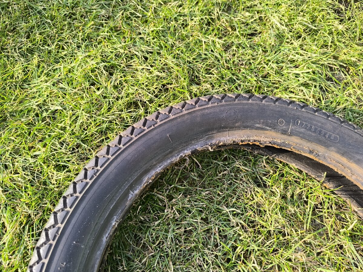 Jawa pneu Barum zmiják 3-16 - 2