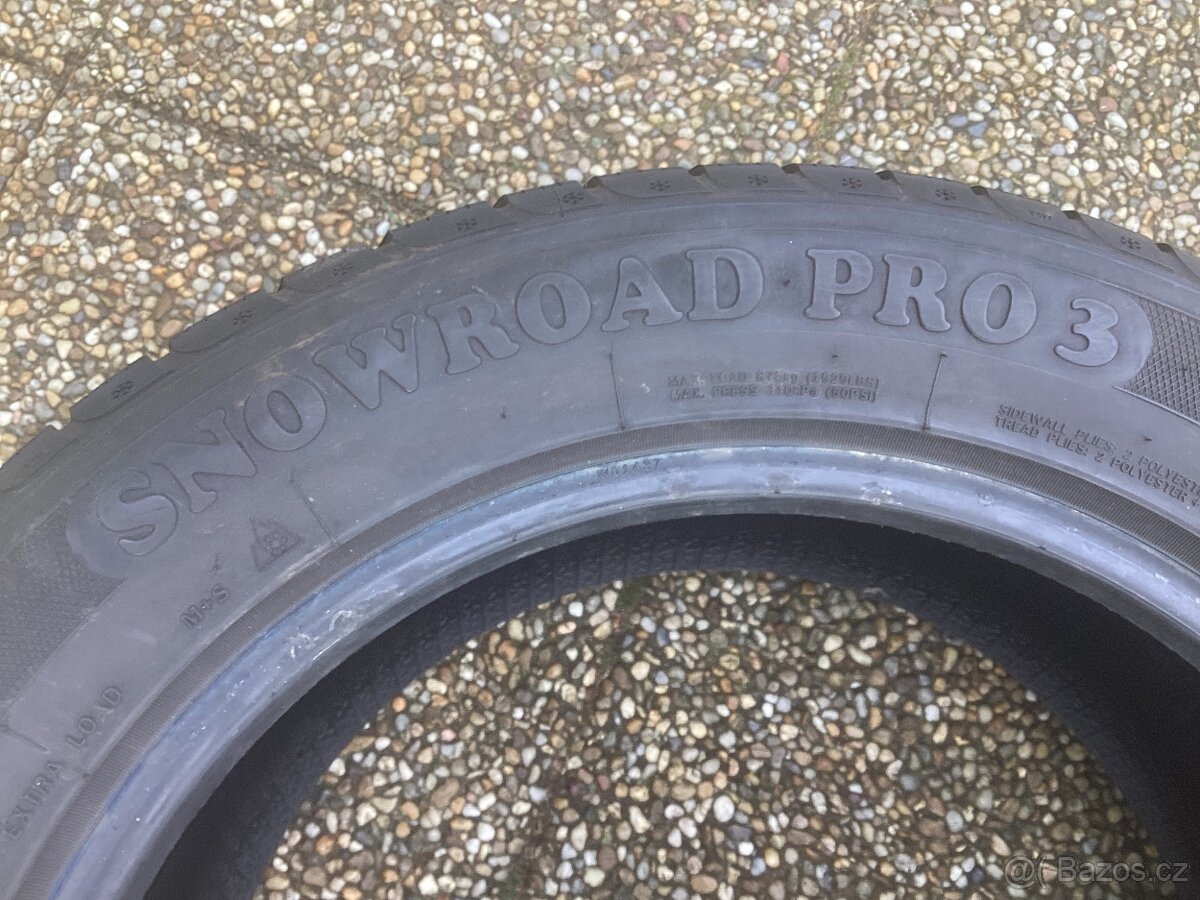 Prodám dva páry zimních pneumatik SUV r55/17, 235, 103V - 2