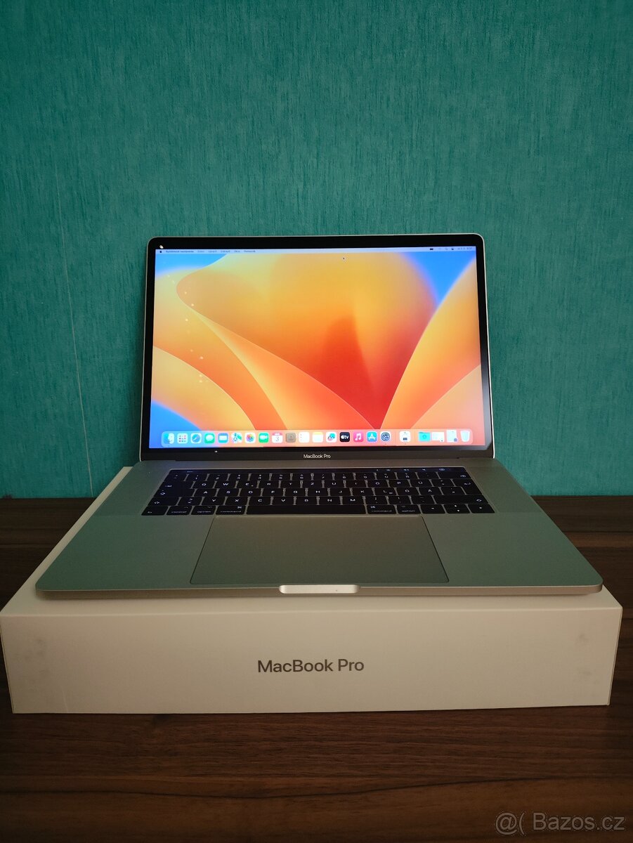 MacBook Pro 15 2017 | i7 • 16GB • 512GB SSD - 2