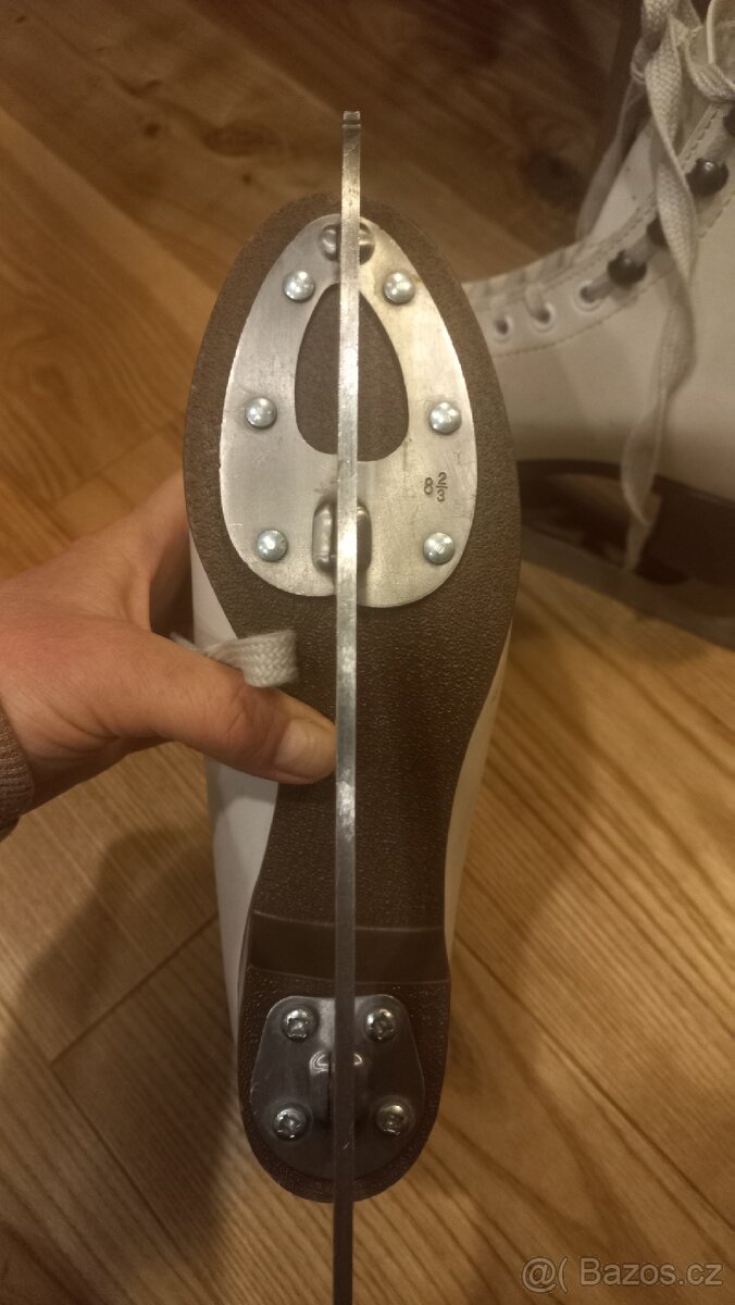 Dívčí brusle vel. 35 (220 mm) - 2