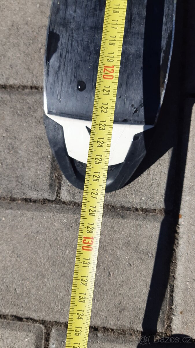 Dětské lyže Atomic 127 cm, hůlky, helma - 2