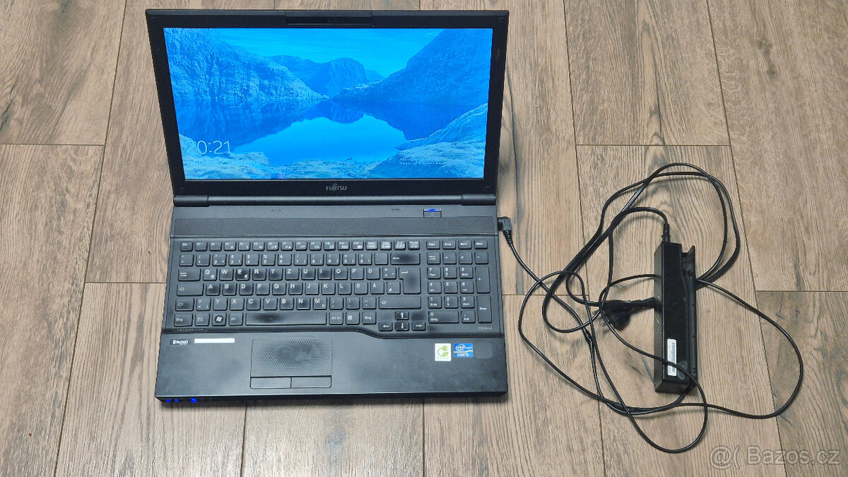 Notebook Fujitsu Lifebook AH532 / 4GB / 750 GB / W10 Pro - 2