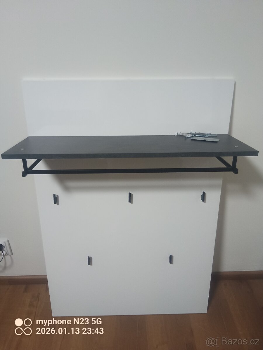Věšák na bundy "šatní panel" - 2