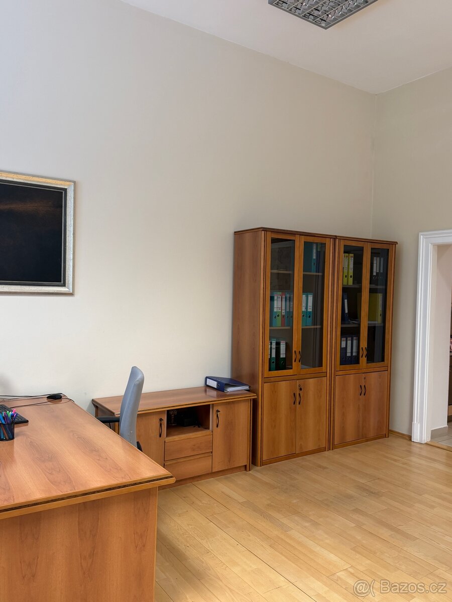 Kancelářský nábytek - 2