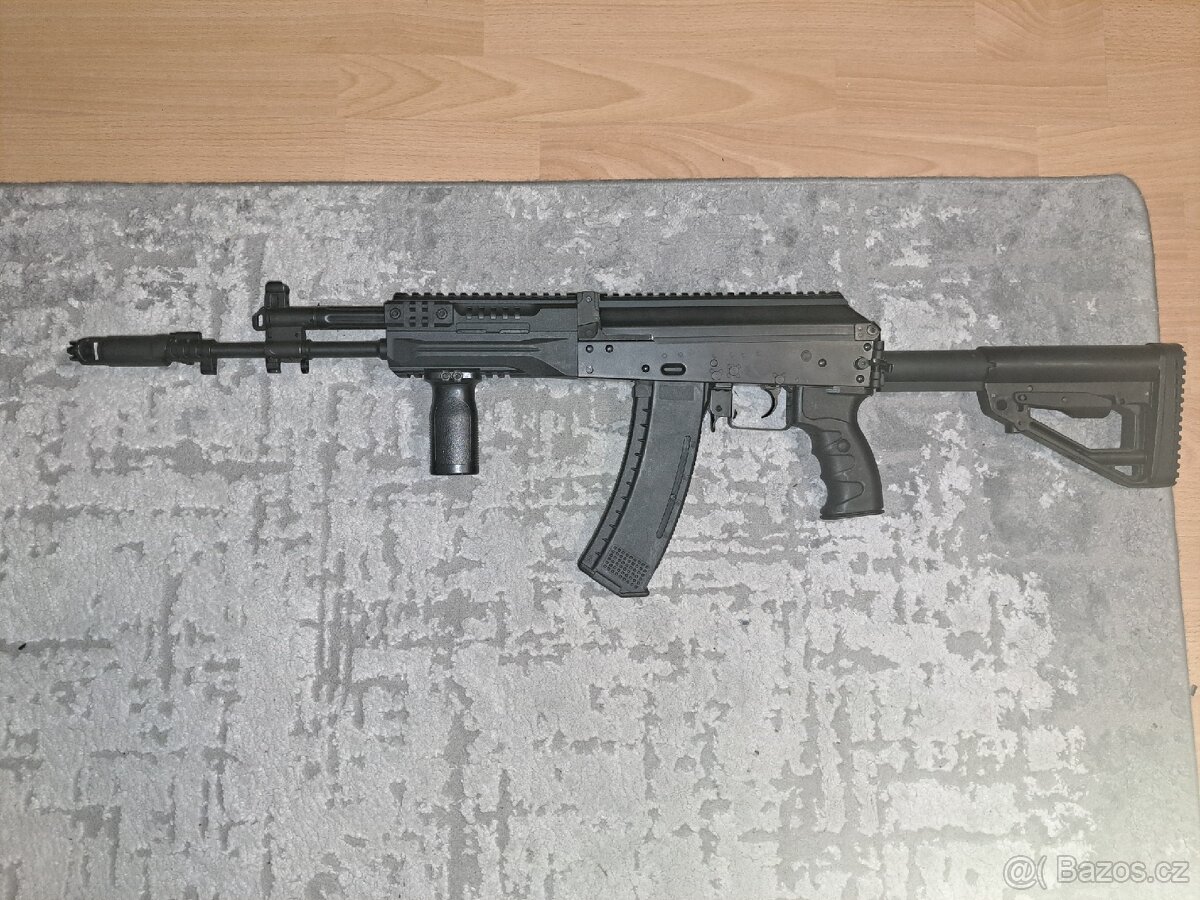 LCT AK12 - 2