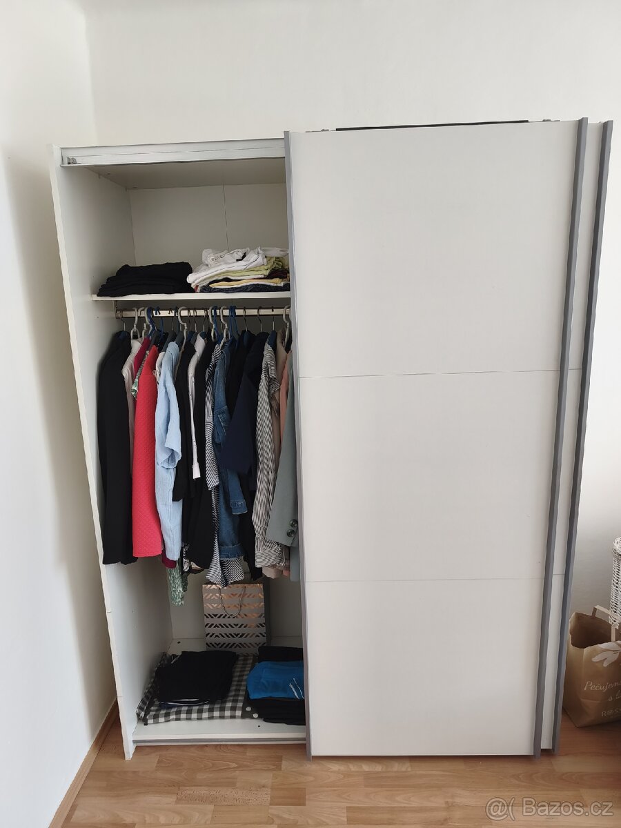 Šatní skříň - 2