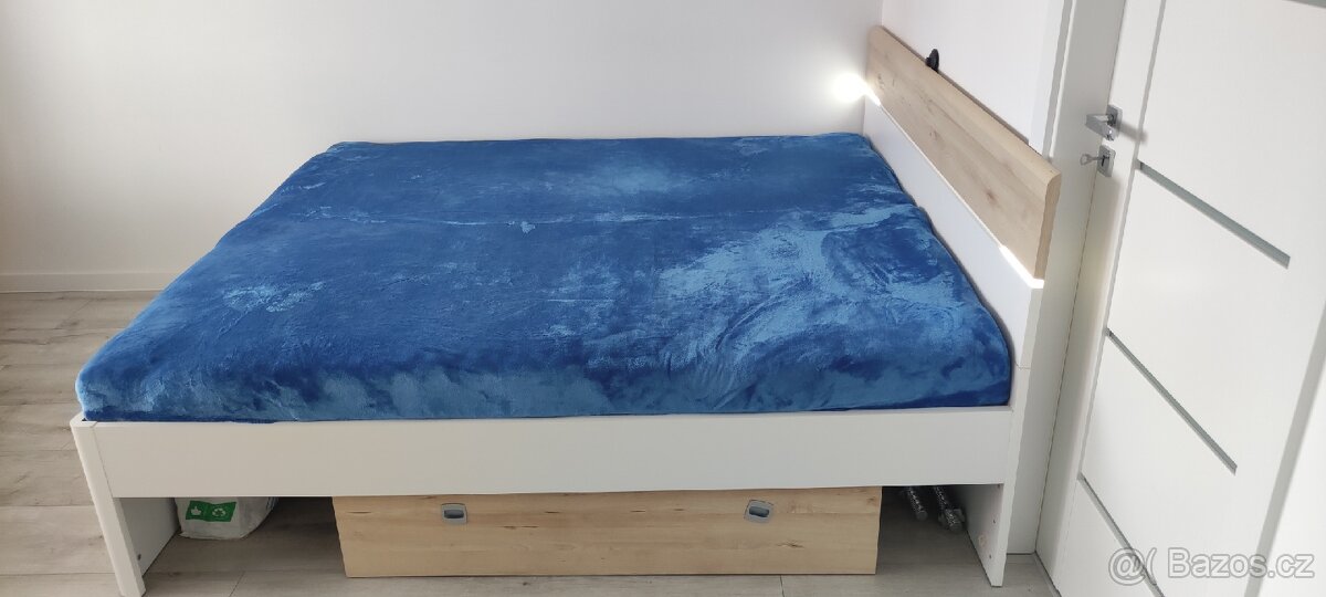 Postel 200x180 cm - 2