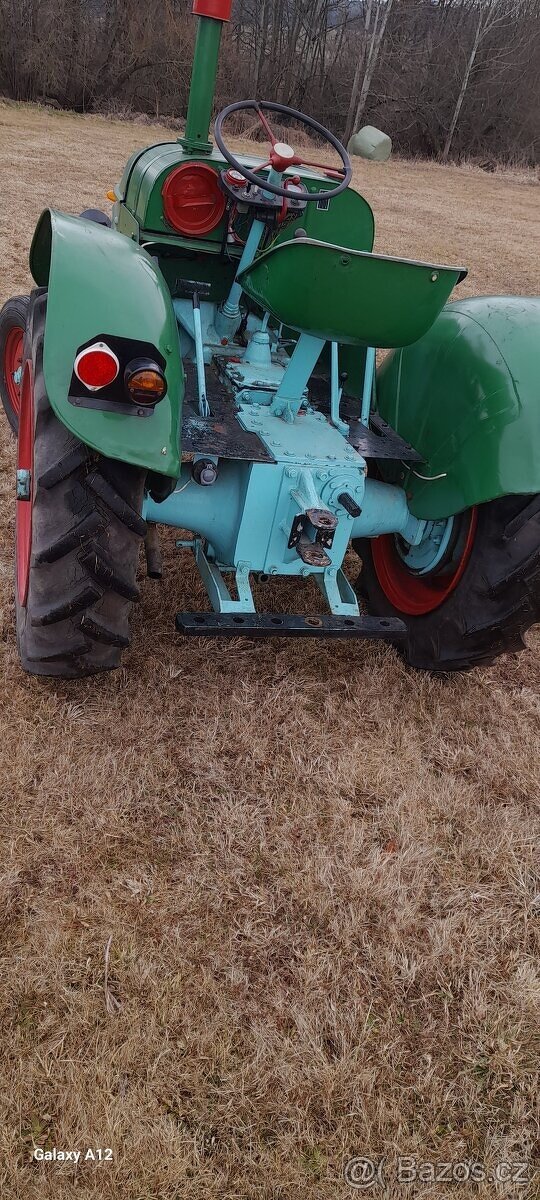 Traktor veteran - 2