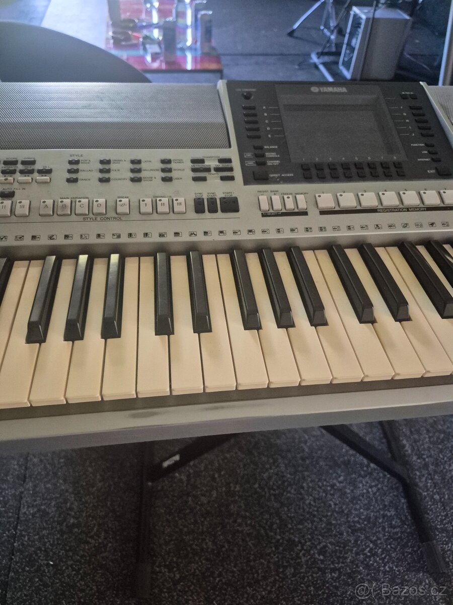 Yamaha psr - s 700 - 2