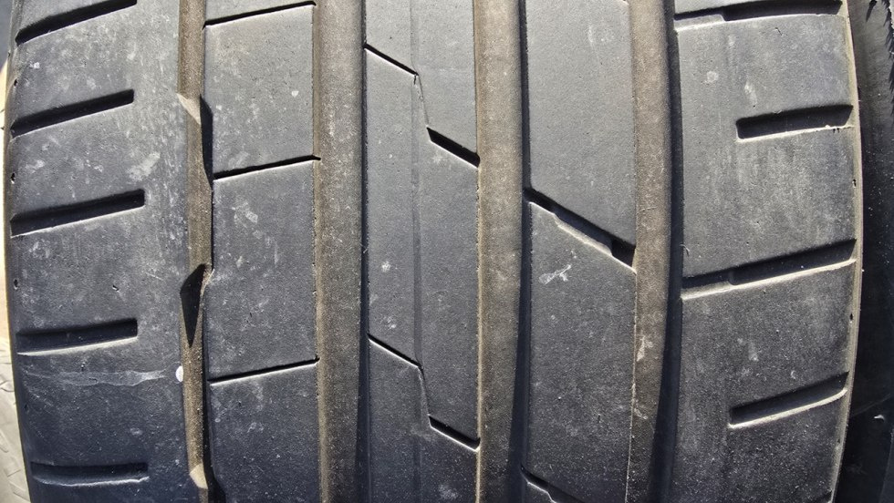 Letní pneu 235/40/19 Hankook - 2
