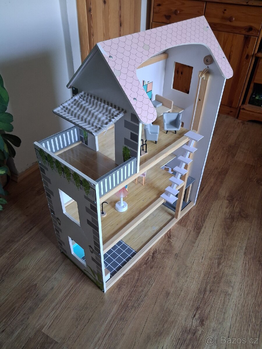 Dřevěný domeček pro panenky - 2