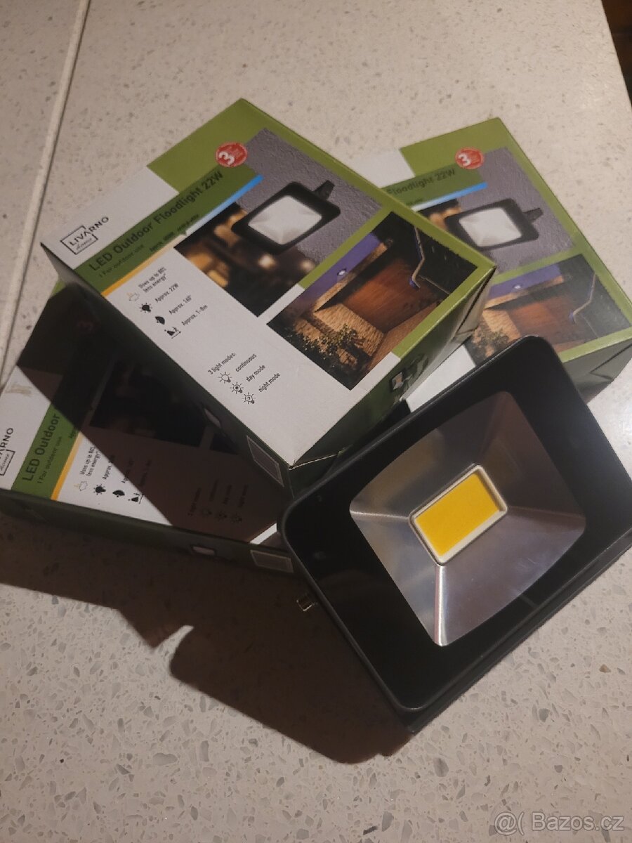Led reflektor s integrovaným pohybovým senzorem - 2
