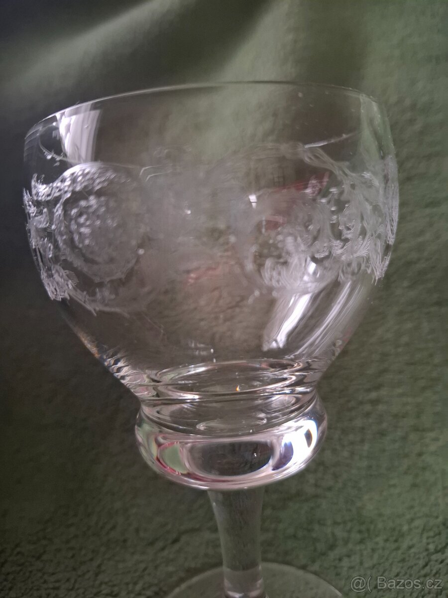 Gravinovana sklenička - 2