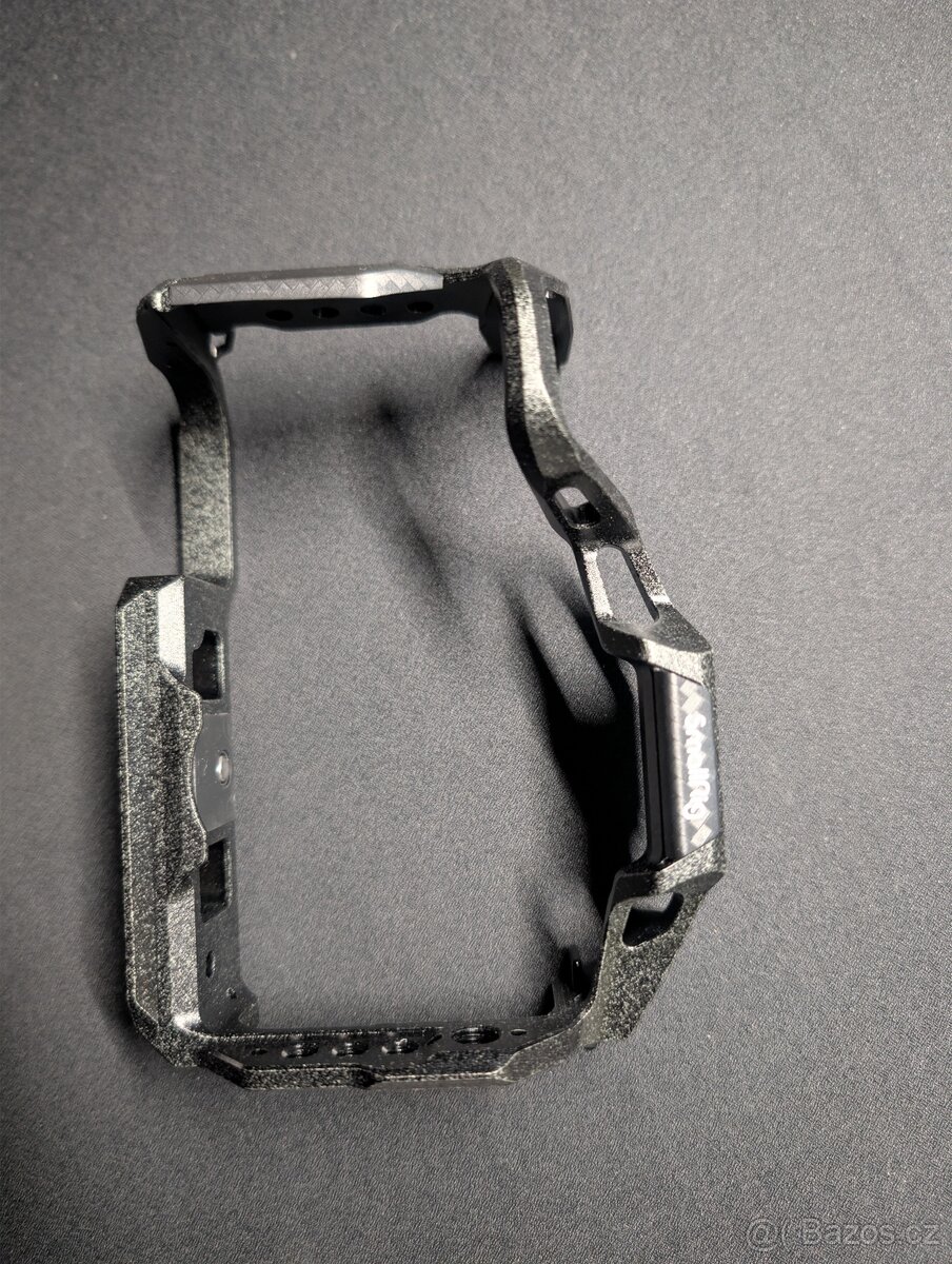 SmallRig Black Mamba klec pro Canon R7 - 2
