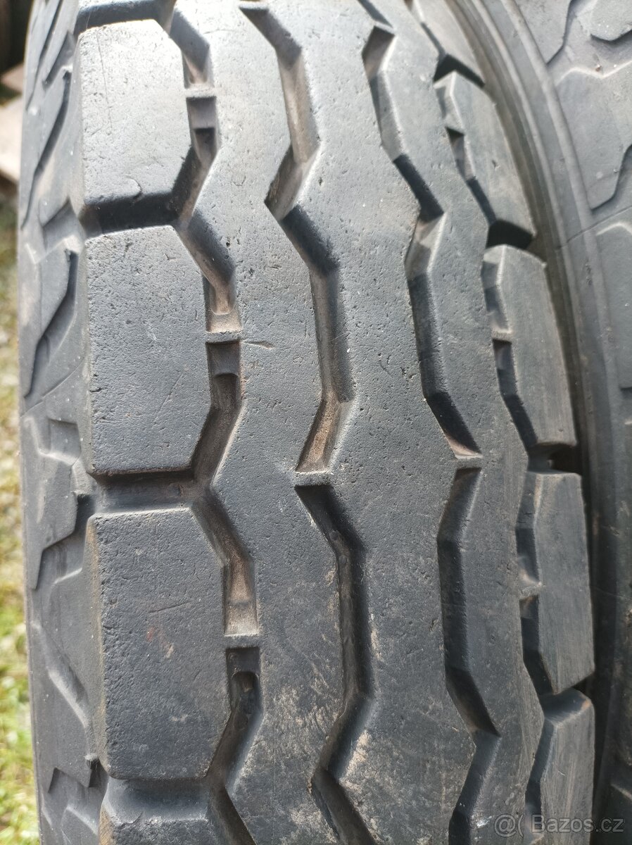 Pneu 7,00-20 - 2