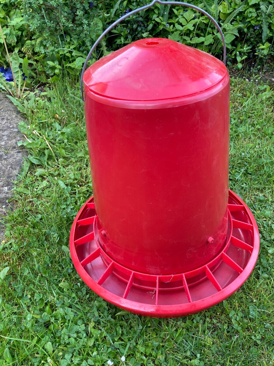 Krmítko pro slepice plast - 2