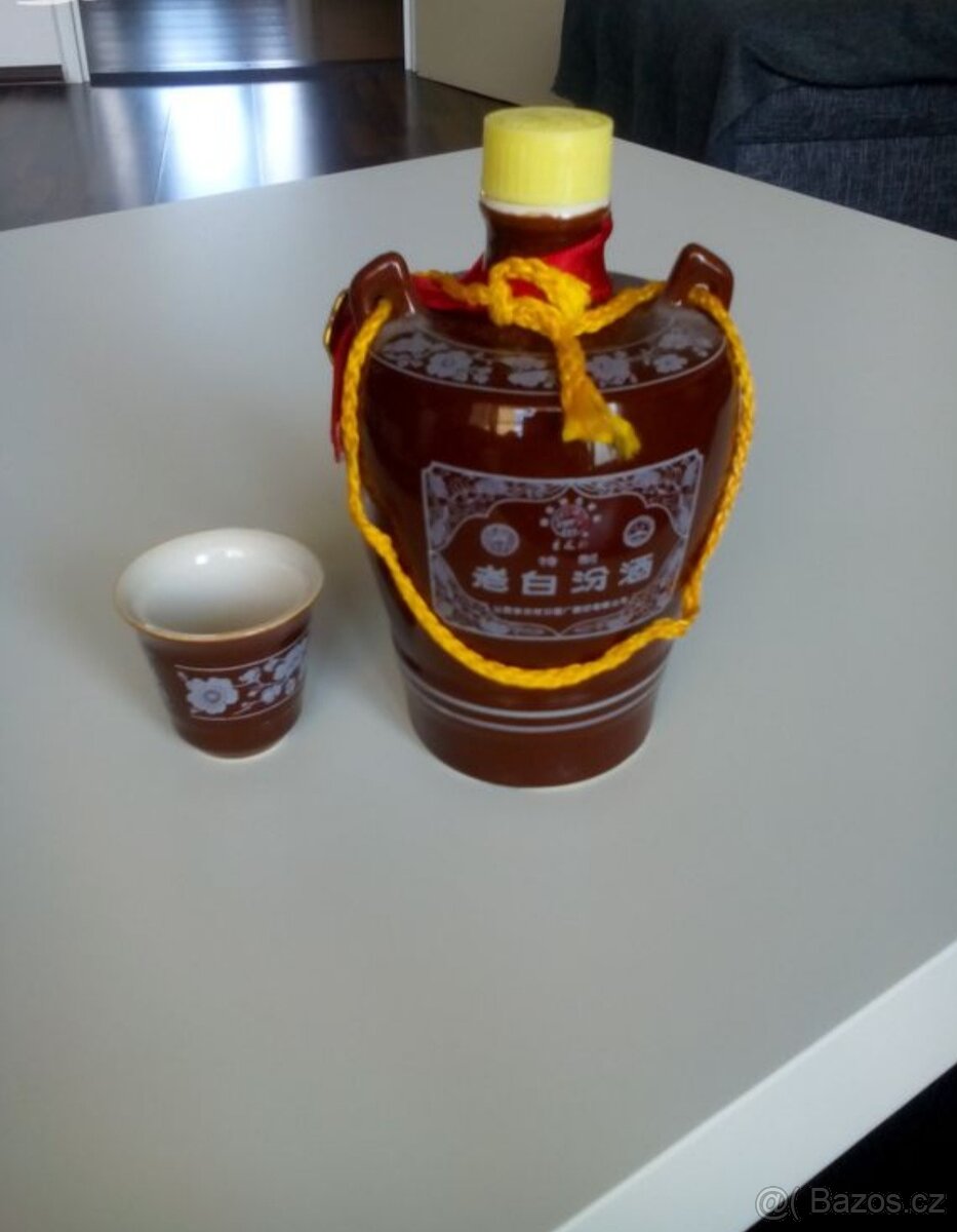 Keramická čínská nádoba - 2