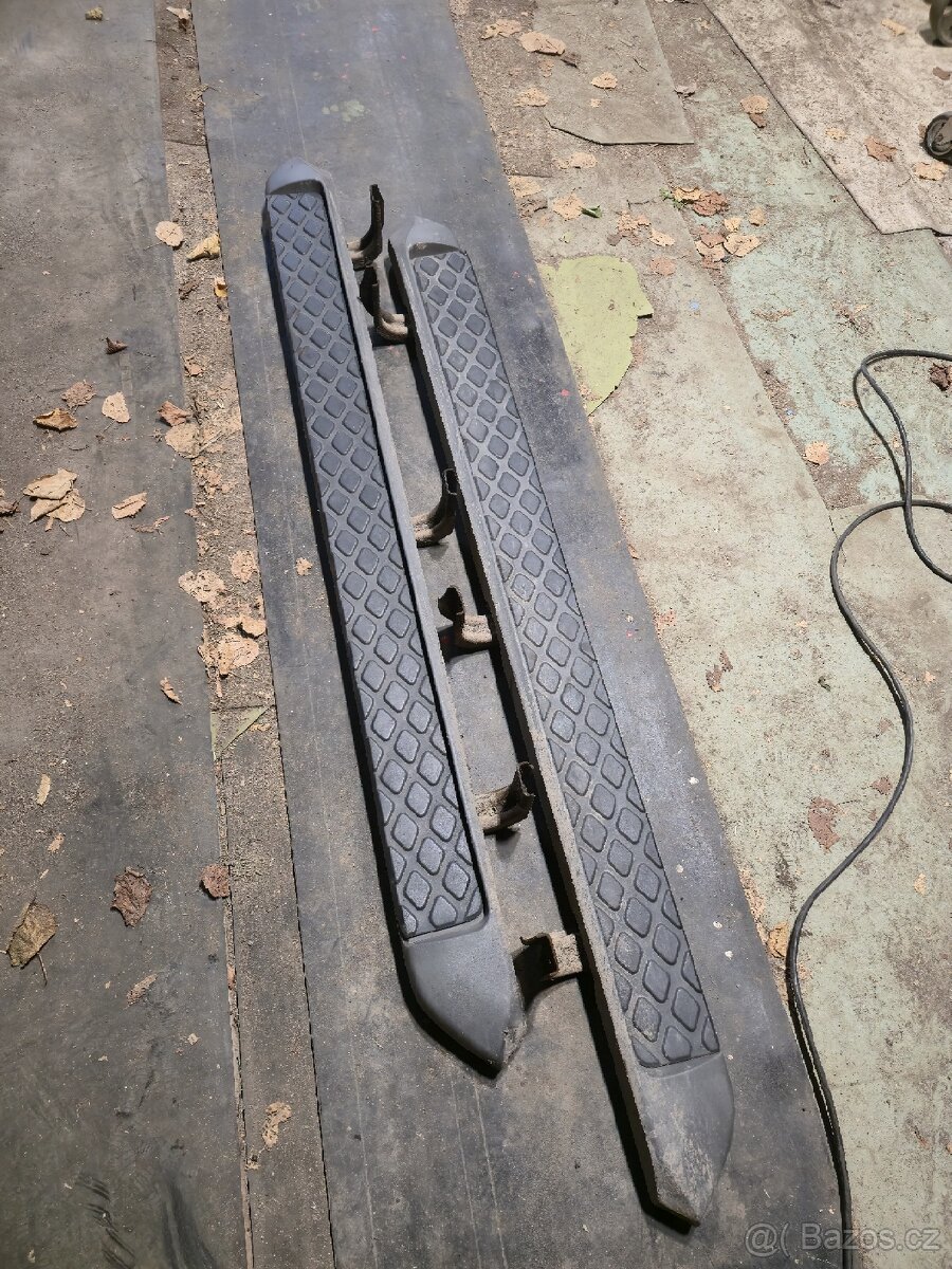 Náslapy Nissan Pathfinder R51 - 2