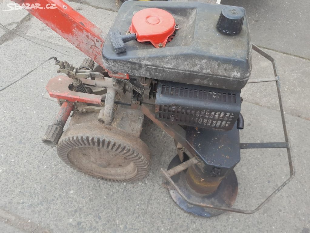 Prodám sekačku BDR700 k malotraktorům tera vari možno s moto - 2
