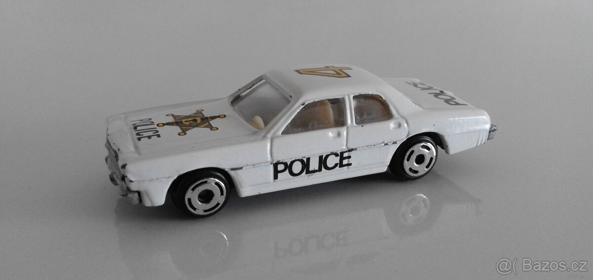 Modely aut 2ks, (angličáky) zachovalý pěkný stav, cena za ob - 2