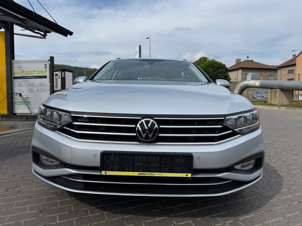 VW Passat Variant 2.0 TSI 140kW DSG ACC 5/2022 151 200 km - 2
