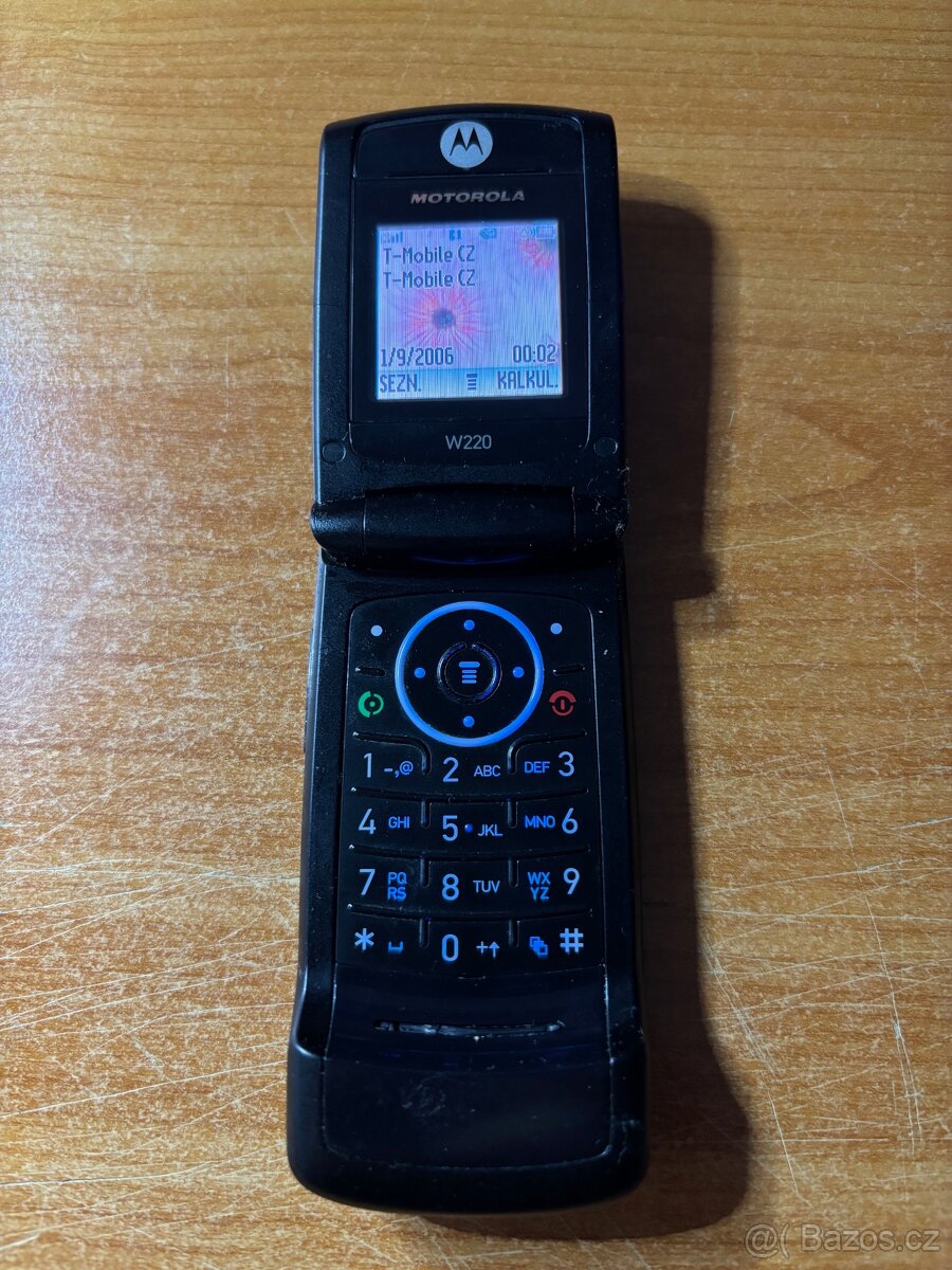 Motorola W220 - 2