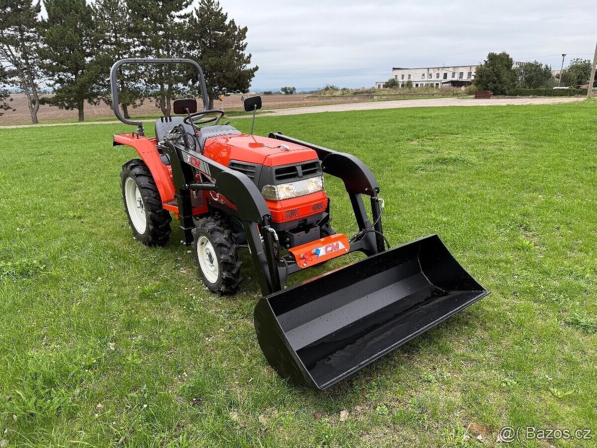 Malotraktor kubota GL240 s celním nakladače. 450 kg - 2