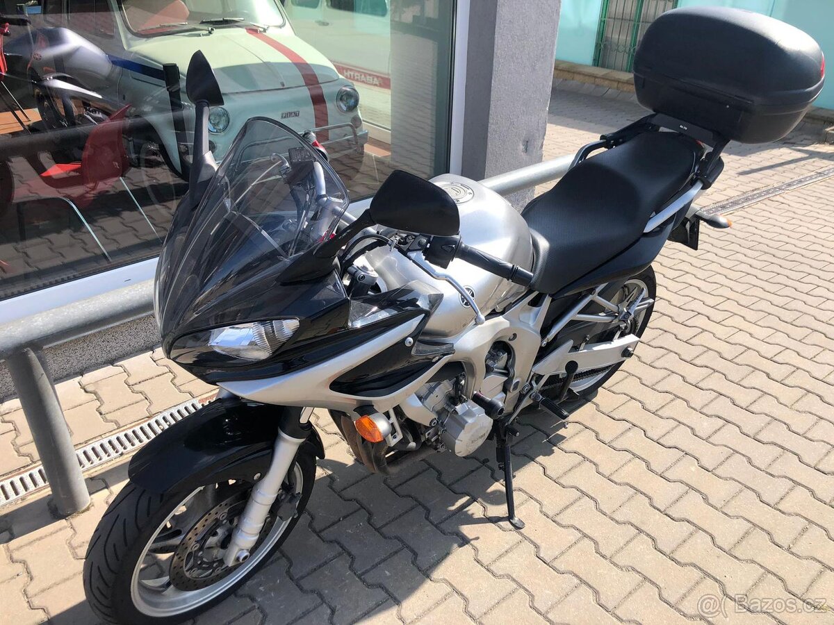 Yamaha FZ6 Fazer - 2