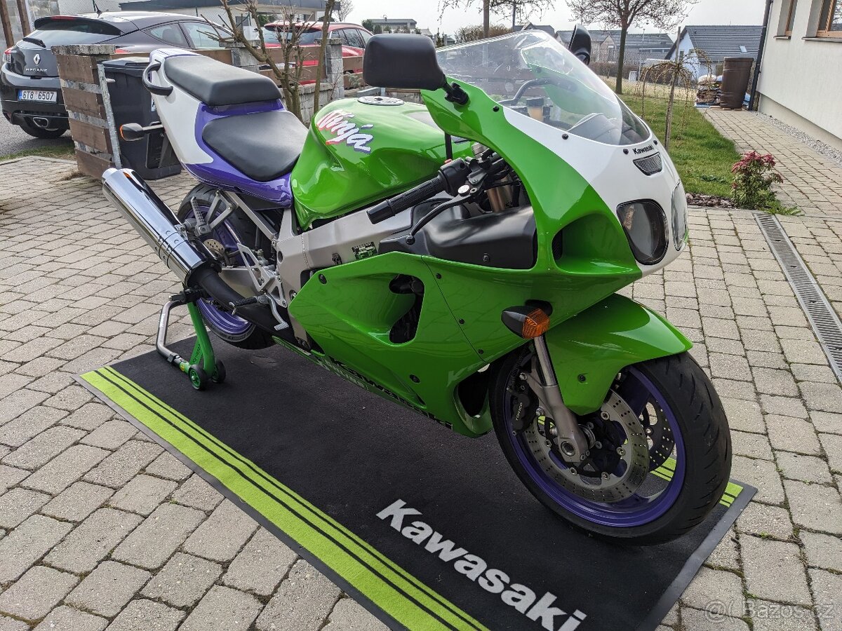 Kawasaki ZX-7R - 2