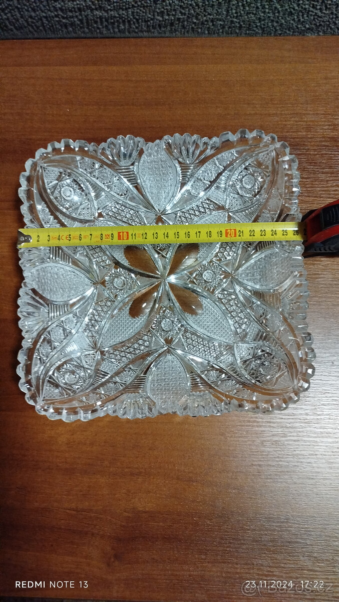 Křišťálové vázy a misky - 2