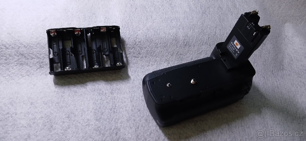 Battery grip pro Canon EOS 5D II DSTE nový - 2
