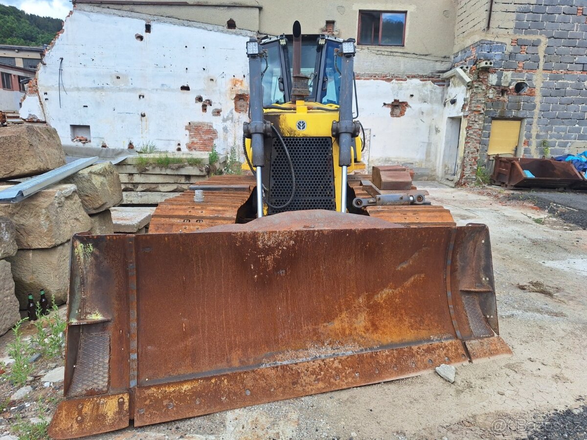 NEW HOLLAND D150 - 2