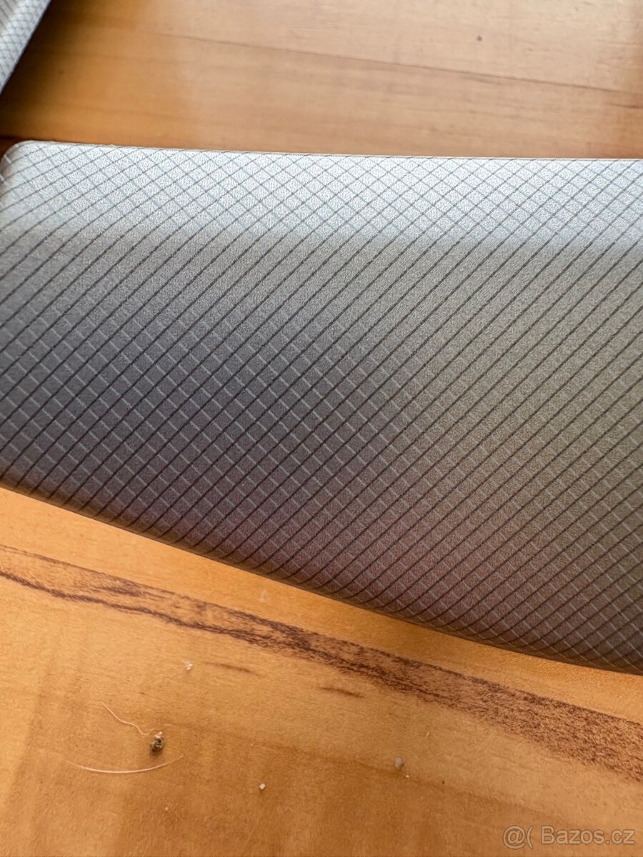 Škoda Octavia 2 FL - Dekoru Tmavě Šedá Mřížka (Carbon) - 2