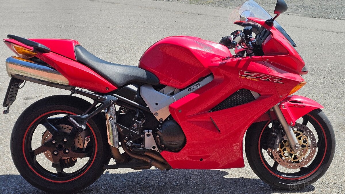 Honda VFR 800 VTEC RC46 - 2