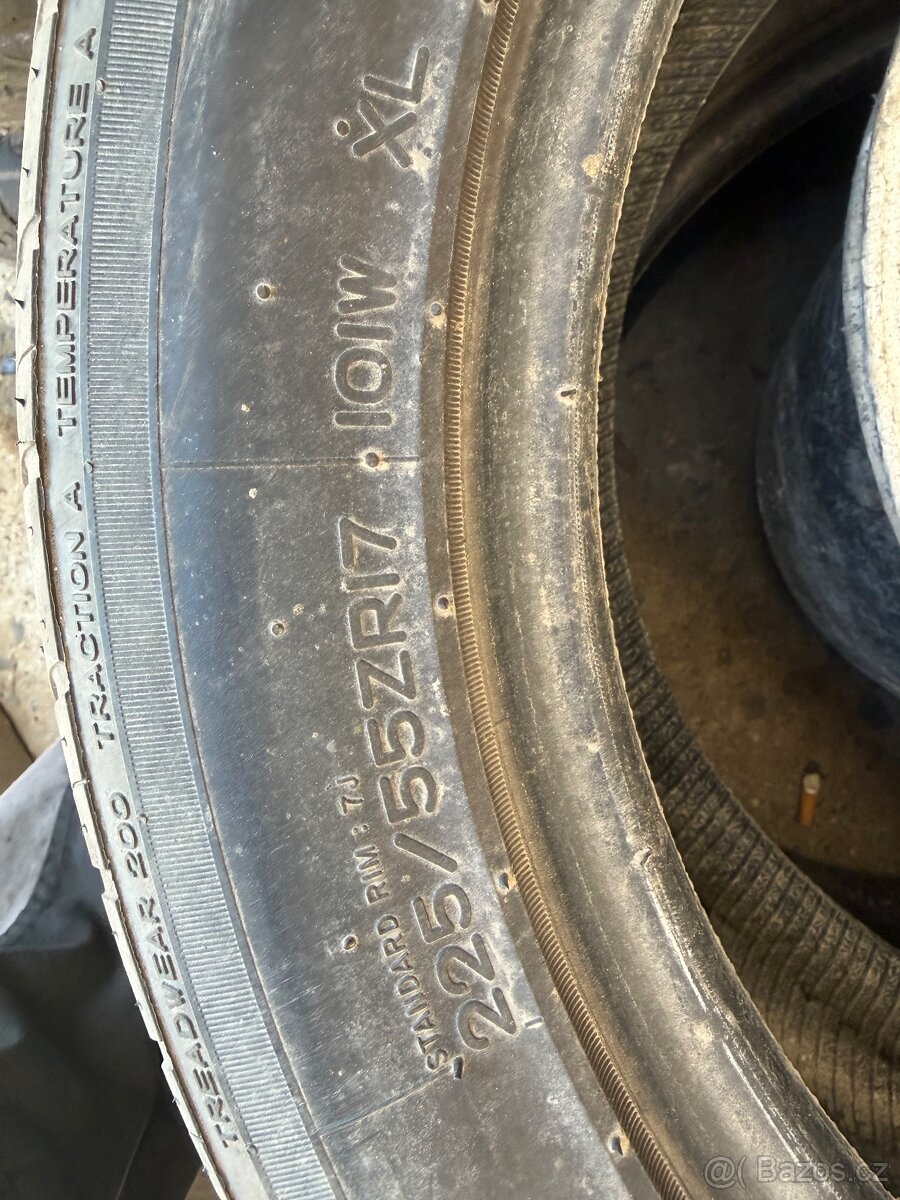 Letní pneu 225/55R17 - 2
