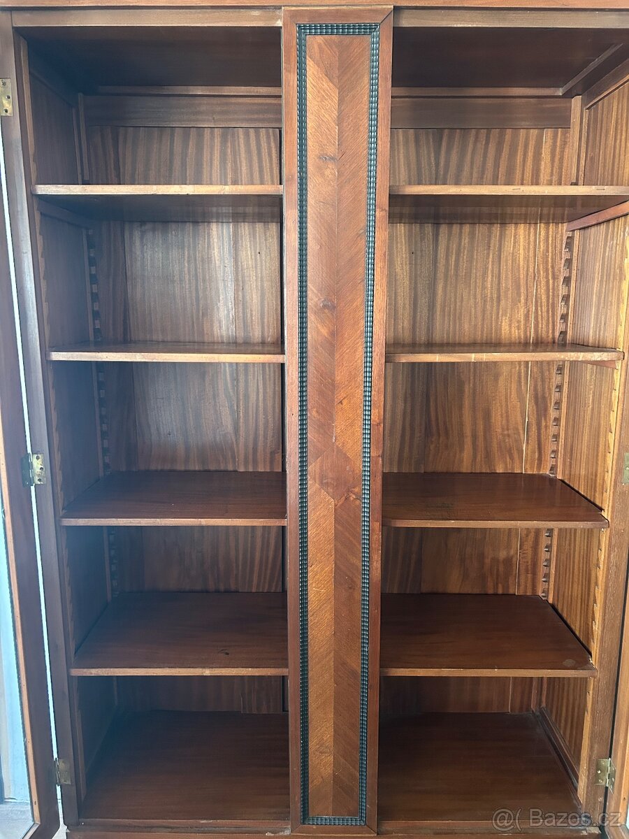 Starožitná vitrína skleník - 2