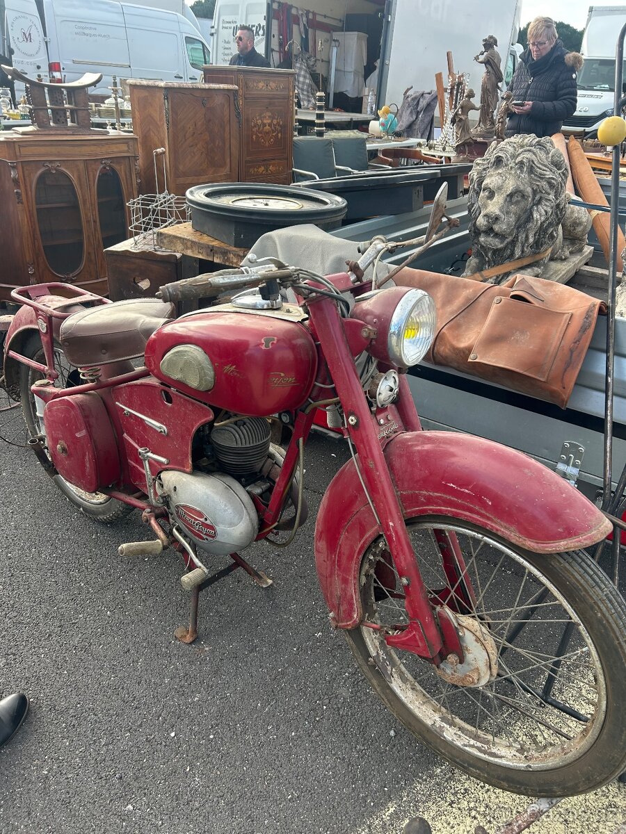 Motocykl veterán - 2