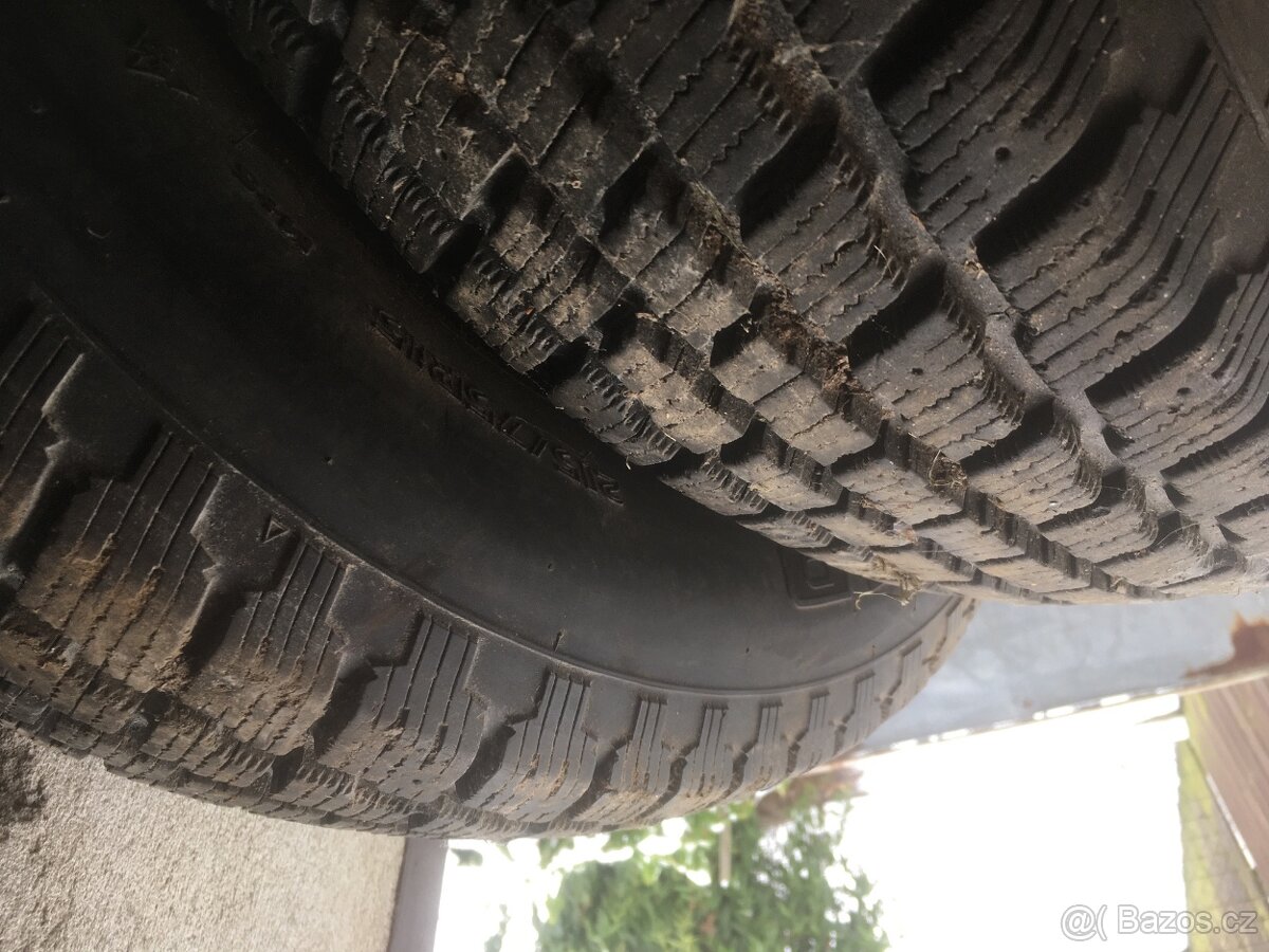 Zimní pneumatiky 215/75R15 - 2