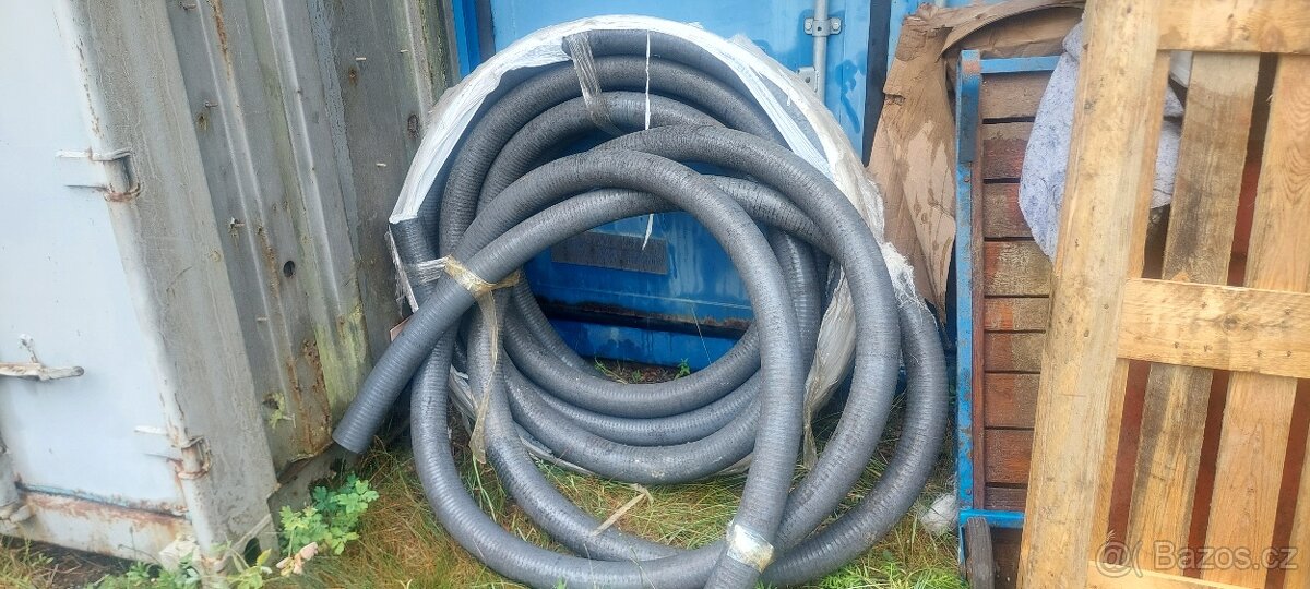 poloohebná PVC hadice - 2