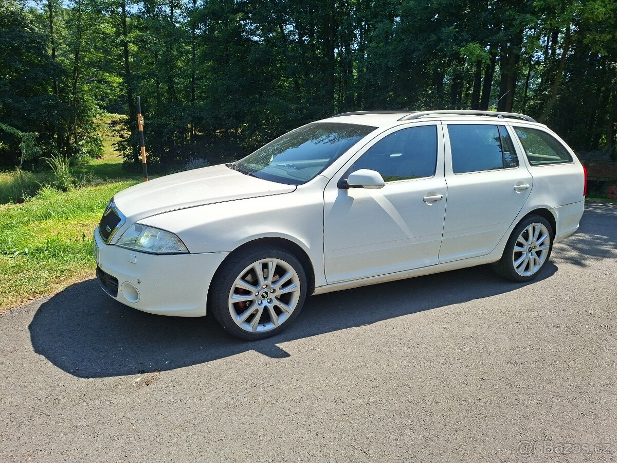 OCTAVIA 2 1.6FSi "RS" - 2