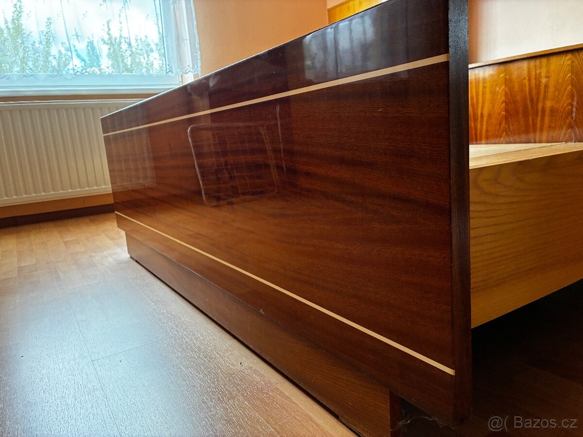 Postel pevná dřevěná - 2