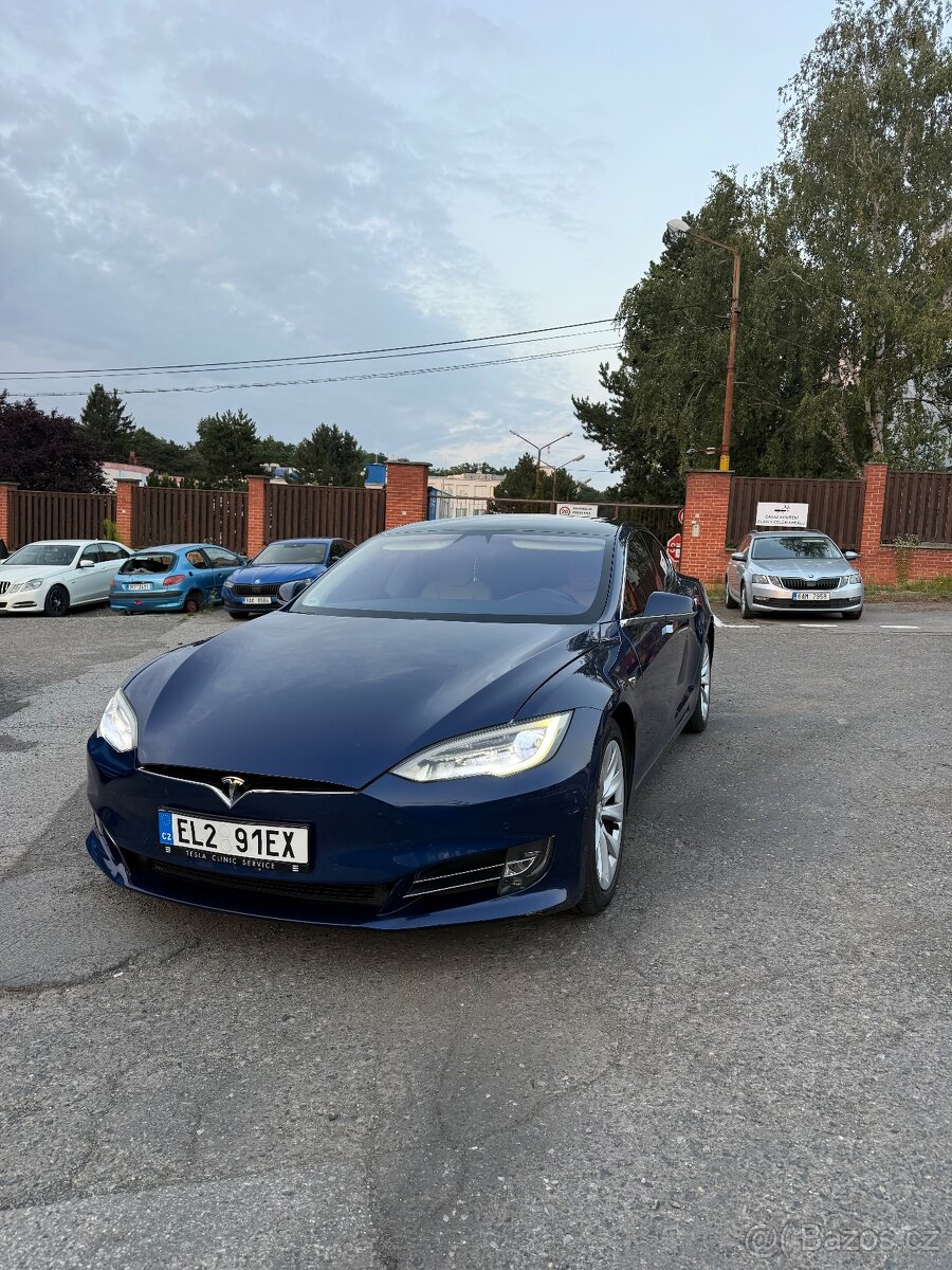 Tesla model S - 2