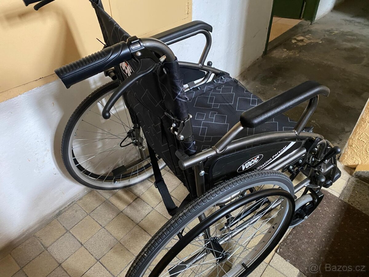 Invalidní vozík a další pomůcky - 2